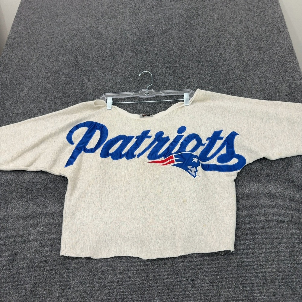Vintage New England Patriots Sweatshirt Womens M Gray Fleece Raw Hem Sporty